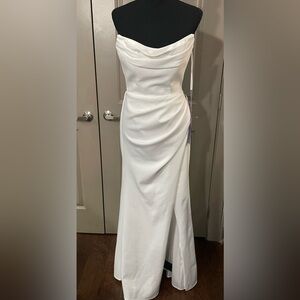 Elegant White Strapless Wedding Dress